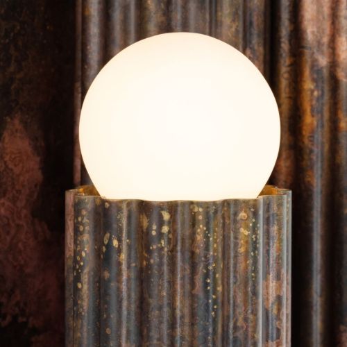 Vesta Triple 2 – Wand- / Deckenleuchte – Schwung – Massives Messing – 6 E14 LEDs – H 46 cm